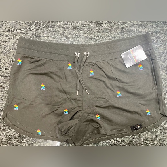 Disney Pride Collection Women’s Shorts - 1x - Picture 2 of 7